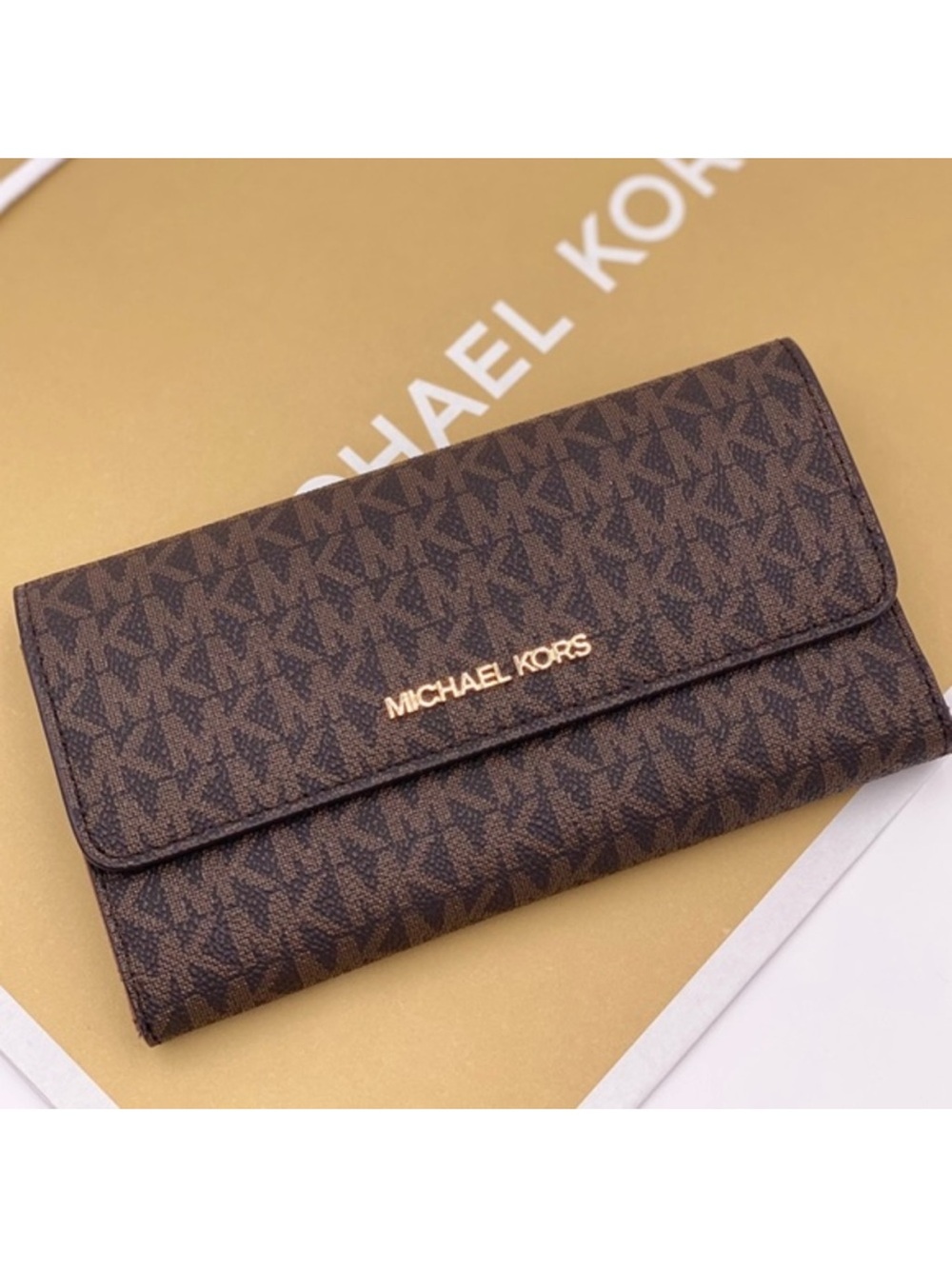 Michael Kors Jet Set Travel Trifold Wallet